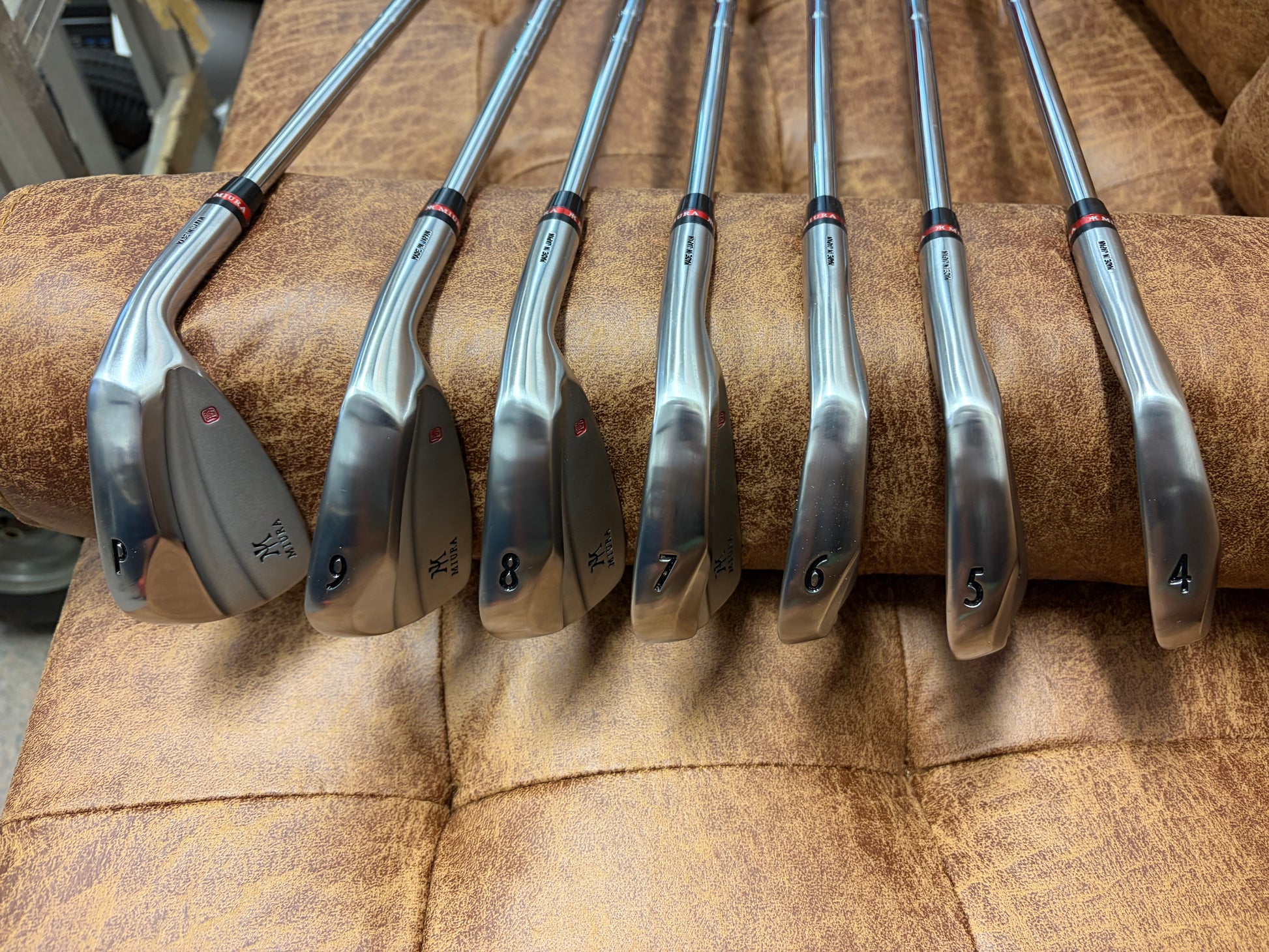 Miura KM-700 4-PW Iron Set | KBS VX Tour Proto 125 X | Right Handed