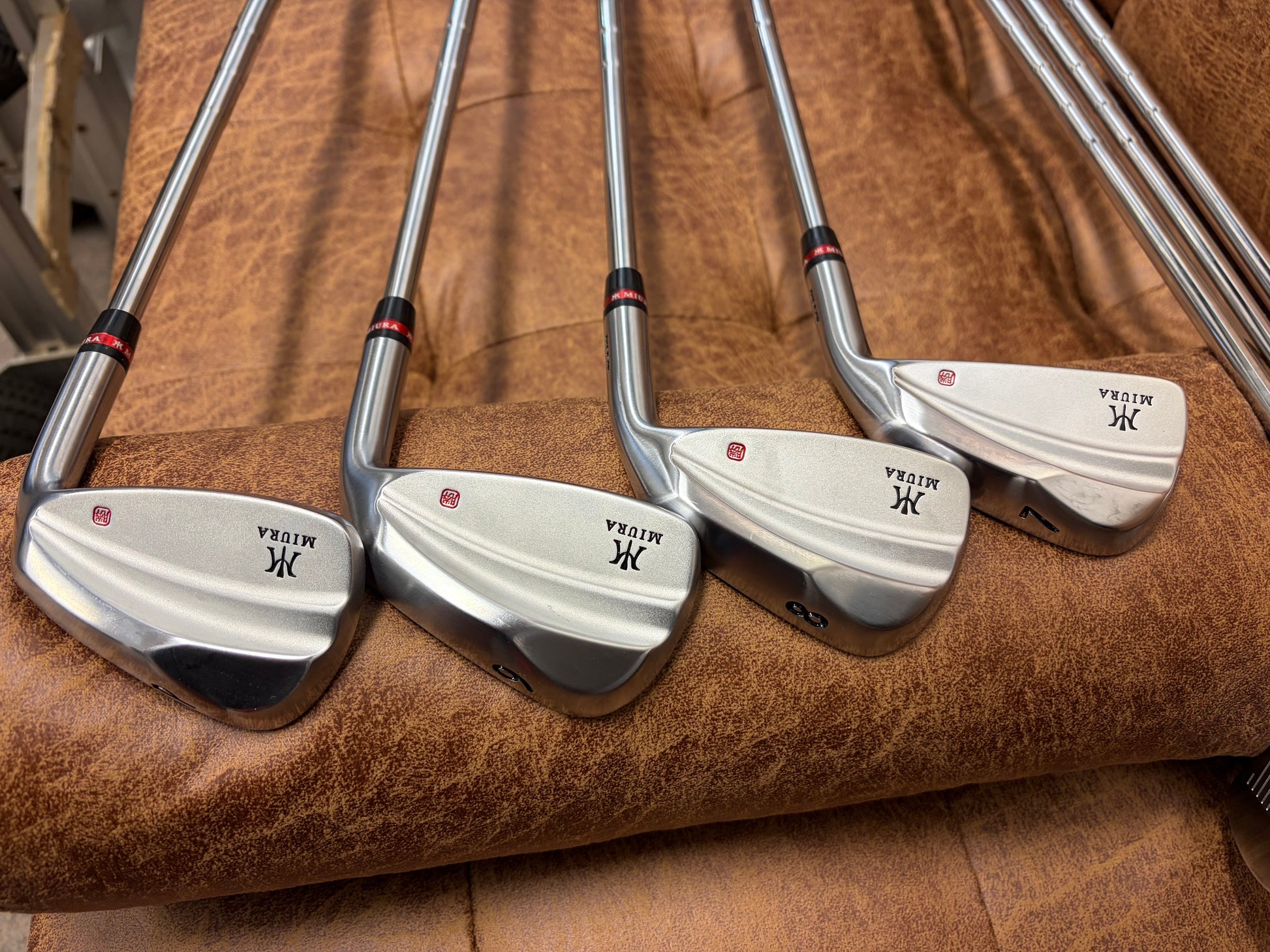 Miura KM-700 4-PW Iron Set | KBS VX Tour Proto 125 X | Right Handed