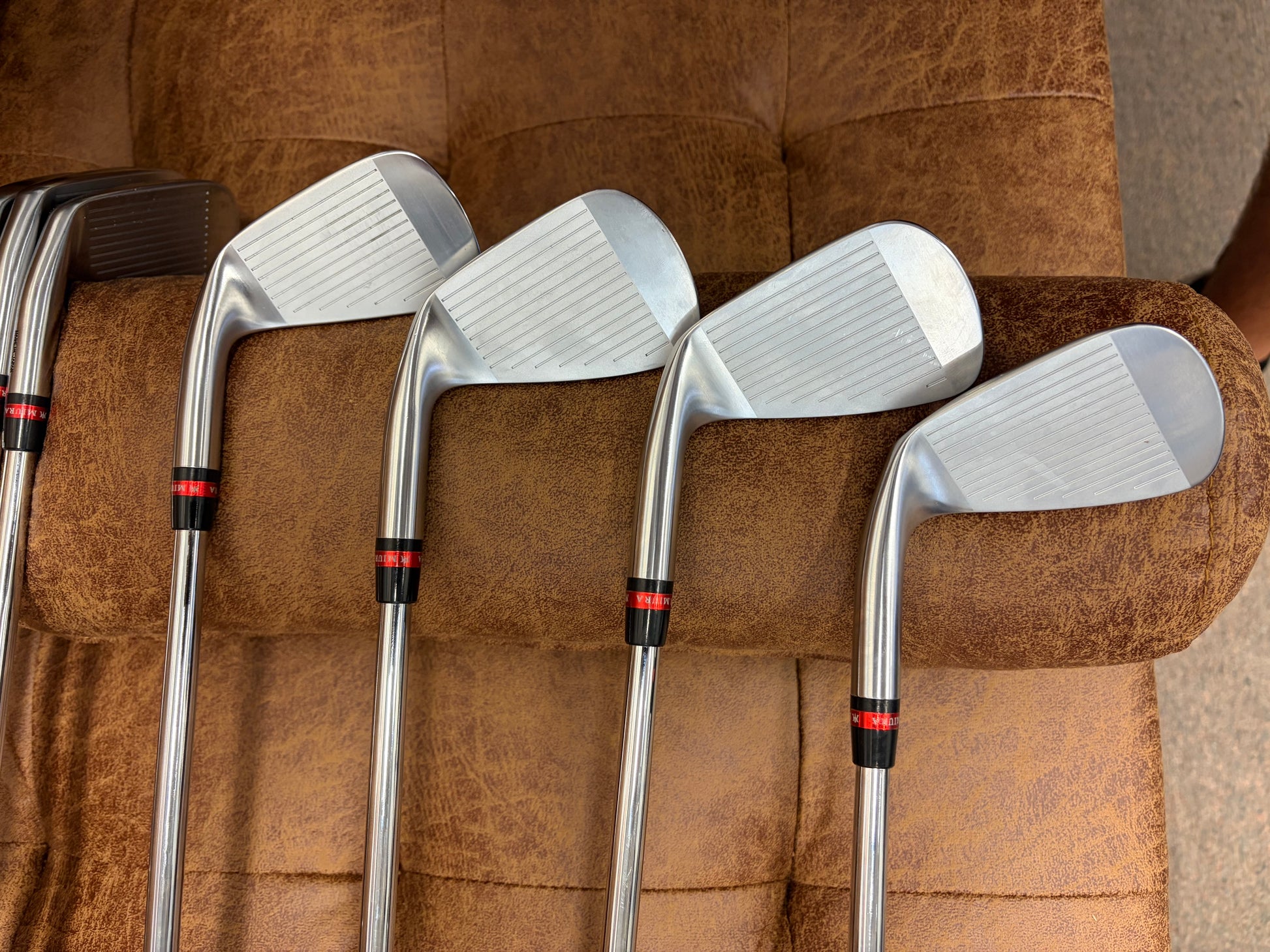 Miura KM-700 4-PW Iron Set | KBS VX Tour Proto 125 X | Right Handed